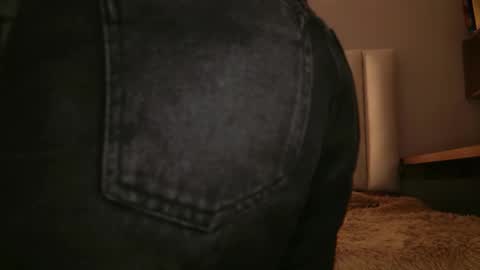     online show from 12/19/25, 12:12