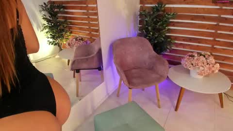 Snapshot of megan_raiin chatting on 03/12/25, 06:18 megan_raiin online show from 03/12/25, 06:18