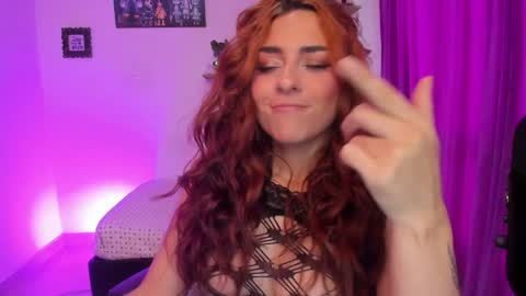                 Laura                 online show from 02/05/25, 10:33