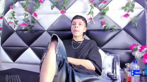 megan_thompsonn_ online show from 12/20/25, 03:02