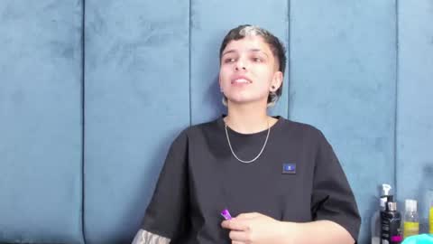 Snapshot of megan_thompsonn_ chatting on 06/19/26, 02:05 megan_thompsonn_ online show from 06/19/26, 02:05