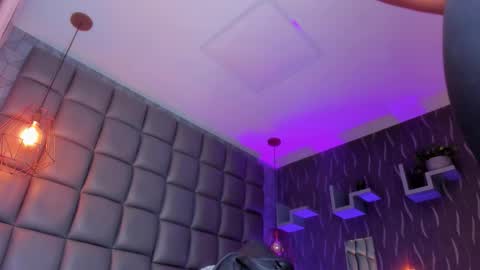 Snapshot of megan_woll chatting on 11/30/25, 08:24 Megan online show from 11/30/25, 08:24