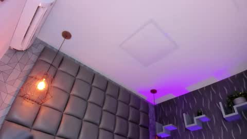 Snapshot of megan_woll chatting on 12/02/25, 08:15 Megan online show from 12/02/25, 08:15