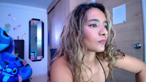 Snapshot of meganadriels96 chatting on 04/21/26, 02:51 M E G A N online show from 04/21/26, 02:51