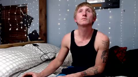 Snapshot of meganandeddie6715 chatting on 12/05/24, 05:37 eddie and megan online show from 12/05/24, 05:37