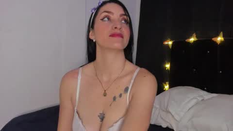 Snapshot of meganhofman chatting on 03/17/26, 12:04 Megan Hofman online show from 03/17/26, 12:04