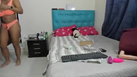 megan        online show from 03/11/25, 03:05