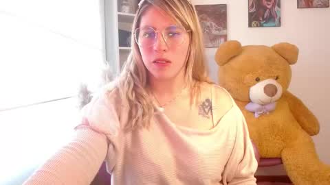 Snapshot of meganlk chatting on 01/14/25, 08:15 MEGAN online show from 01/14/25, 08:15