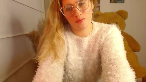Snapshot of meganlk chatting on 01/16/25, 11:06 MEGAN online show from 01/16/25, 11:06
