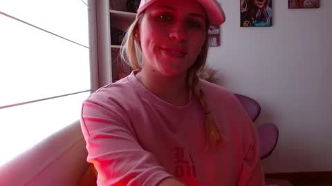 Snapshot of meganlk chatting on 02/03/25, 06:39 MEGAN online show from 02/03/25, 06:39