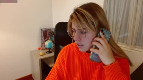 Snapshot of meganlk chatting on 02/27/25, 02:54 MEGAN online show from 02/27/25, 02:54