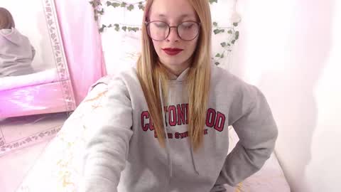 Snapshot of meganlk chatting on 10/11/25, 10:08 MEGAN online show from 10/11/25, 10:08