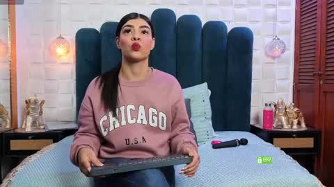 Snapshot of meganmistress_ chatting on 04/13/26, 12:10 MeganM online show from 04/13/26, 12:10