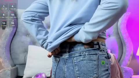 Snapshot of meganmistress_ chatting on 04/14/26, 12:00 MeganM online show from 04/14/26, 12:00