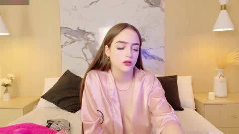 Snapshot of meganmonroee_ chatting on 03/16/26, 07:40 meganmonroee_ online show from 03/16/26, 07:40