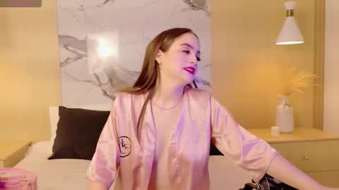 Snapshot of meganmonroee_ chatting on 03/20/26, 08:14 meganmonroee_ online show from 03/20/26, 08:14