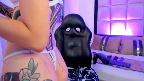 Snapshot of meganpresleyy chatting on 04/30/26, 02:34 Megan Presley online show from 04/30/26, 02:34
