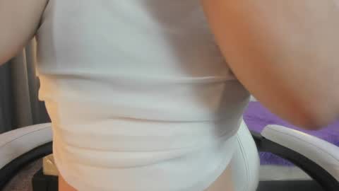 Snapshot of meganqueen2 chatting on 07/04/26, 12:22 Megan Queen online show from 07/04/26, 12:22