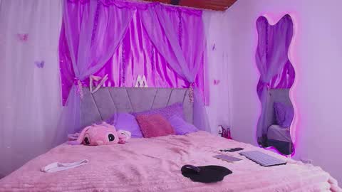 Snapshot of meganrouss7 chatting on 09/12/25, 11:10 Megan online show from 09/12/25, 11:10