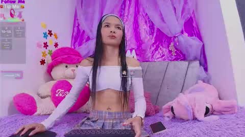 Snapshot of meganrouss7 chatting on 12/03/25, 11:52 Megan online show from 12/03/25, 11:52