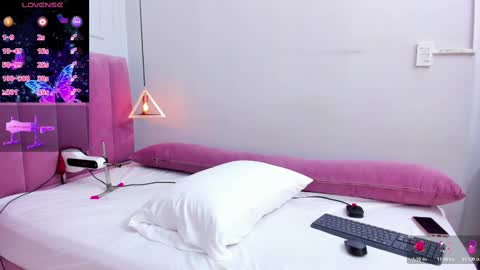 Megan  online show from 09/25/25, 07:28