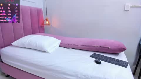 Snapshot of megansaenz_1 chatting on 06/10/26, 07:57 Megan online show from 06/10/26, 07:57
