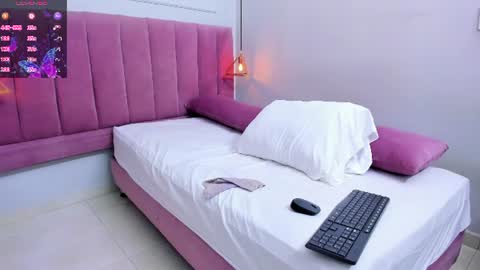 Snapshot of megansaenz_1 chatting on 06/13/26, 07:23 Megan online show from 06/13/26, 07:23