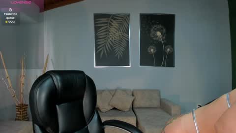 Snapshot of meganscottx chatting on 12/03/24, 07:44 Megan online show from 12/03/24, 07:44