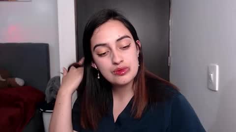 Snapshot of megansnow_ chatting on 10/29/25, 02:58 MEGAN online show from 10/29/25, 02:58