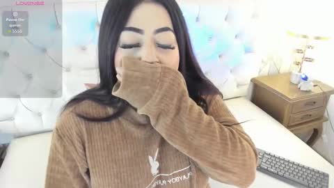 Snapshot of meganstar__ chatting on 10/05/25, 11:52 Megan online show from 10/05/25, 11:52