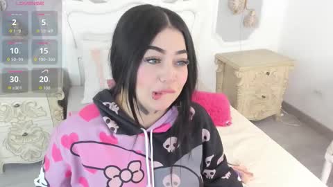 Snapshot of meganstar__ chatting on 10/16/25, 11:44 Megan online show from 10/16/25, 11:44