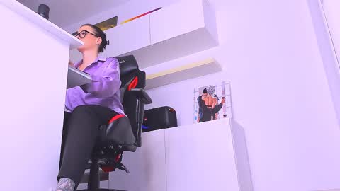 Snapshot of meganstones chatting on 12/17/24, 06:20 Megan online show from 12/17/24, 06:20