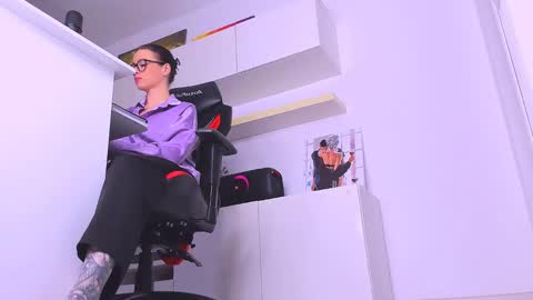 Snapshot of meganstones chatting on 12/17/24, 09:49 Megan online show from 12/17/24, 09:49