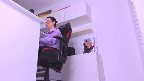 Snapshot of meganstones chatting on 12/20/24, 10:00 Megan online show from 12/20/24, 10:00