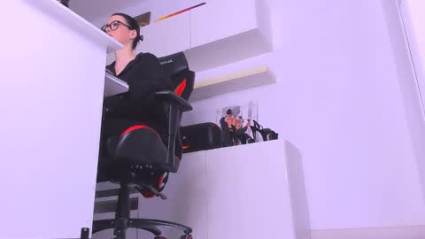 Snapshot of meganstones chatting on 12/28/24, 09:30 Megan online show from 12/28/24, 09:30