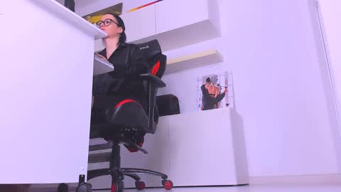 Snapshot of meganstones chatting on 01/17/25, 08:55 Megan online show from 01/17/25, 08:55