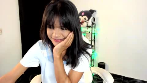 Snapshot of meganthompsonn chatting on 04/01/26, 03:51 Megan online show from 04/01/26, 03:51