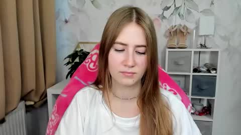 Megan online show from 12/05/25, 07:39