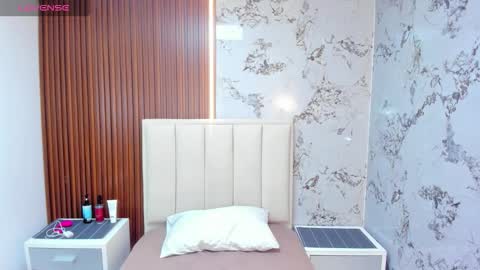 Snapshot of meganzarick chatting on 03/19/26, 03:21 M E G A N online show from 03/19/26, 03:21