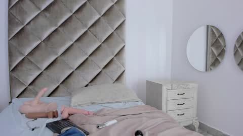 M E G A R A online show from 12/19/24, 08:02