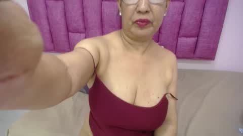 Snapshot of megatitsxxx chatting on 01/06/25, 11:52 milfpleasure online show from 01/06/25, 11:52