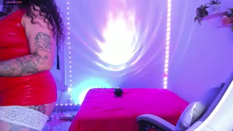 Snapshot of meggan_millerr chatting on 10/03/25, 11:24 online show from 10/03/25, 11:24