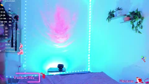 Snapshot of meggan_millerr chatting on 11/21/25, 09:13 online show from 11/21/25, 09:13