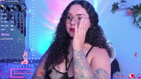 Snapshot of meggan_millerr chatting on 12/05/25, 03:26 online show from 12/05/25, 03:26