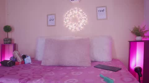 Meggie 1J online show from 11/12/25, 11:36