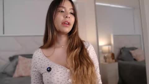 Snapshot of meggui chatting on 04/05/26, 12:35 Meggui online show from 04/05/26, 12:35