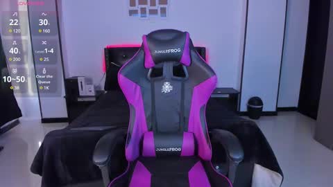 Snapshot of meghan_as chatting on 02/14/25, 12:03 meghan_as online show from 02/14/25, 12:03