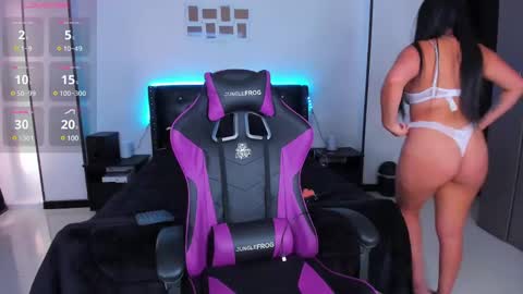 Snapshot of meghan_as chatting on 02/27/25, 12:23 meghan_as online show from 02/27/25, 12:23