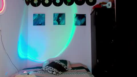 Snapshot of meghan_devil_ chatting on 12/17/25, 04:18 meghan_devil_ online show from 12/17/25, 04:18