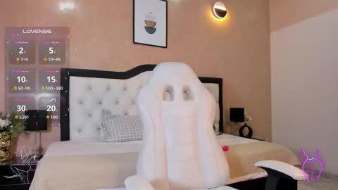 Meghan  online show from 12/17/25, 02:01